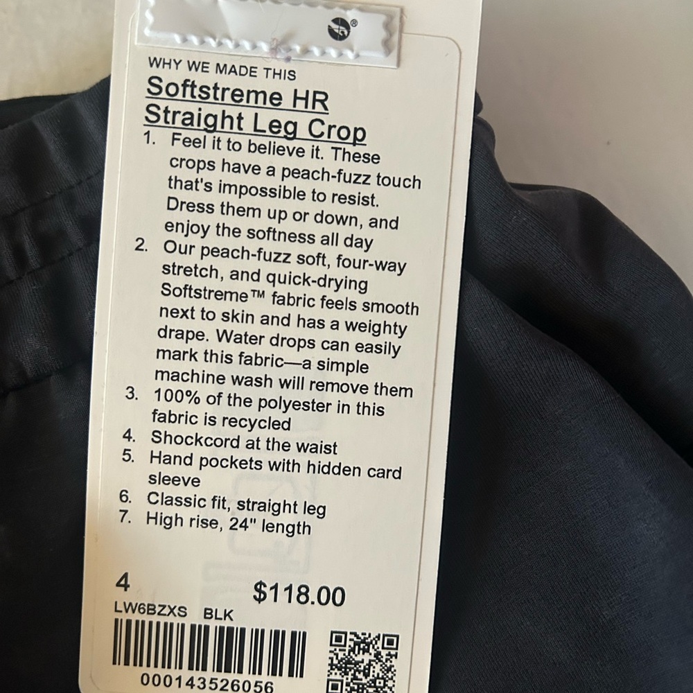 Womans Black lululemon straight leg crop Pants - Picture 2 of 3